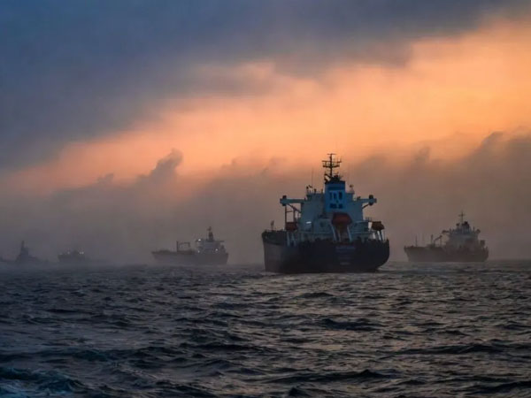 Iran atacks commercial ships, LNG tanker in Strait of Hormuz — US weighs military response