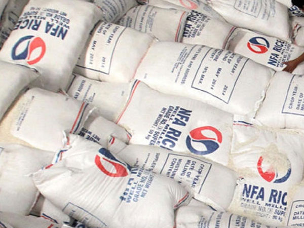NFA raises P400M from auction of aging rice