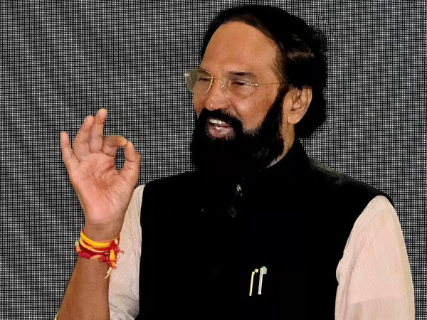 Minister Uttam tells officials to explore markets in Telangana for rice exports