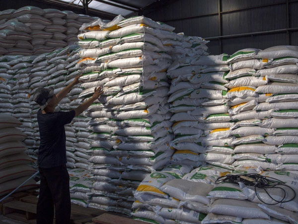 Analysis: One Price, Many Costs: Stabilizing Rice Nationwide?