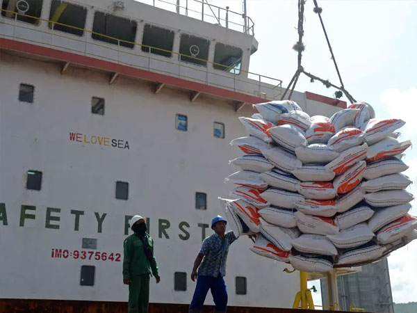 Indonesia to Buy 1,000 Tons of US Rice Despite Prabowo’s Anti-Import Stance