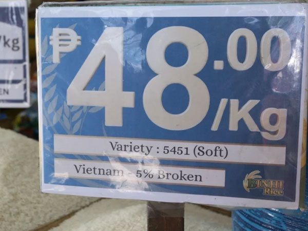 Philippines weighs higher rice tariffs on Vietnam to shield local farmers