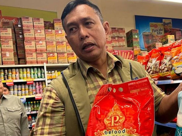 Bulog Director General Sidak Modern Retail Assures Safe Premium Rice Supply