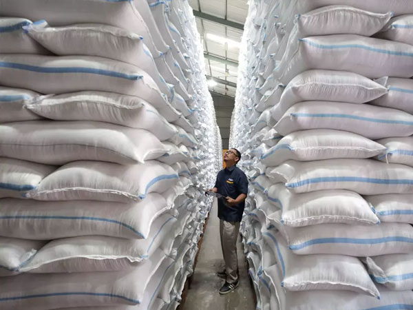 Bulog Says Rice Supply Safe Despite Strong El Niño Forecast
